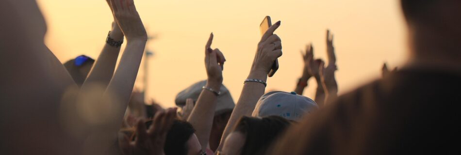 Concert en plein air dans le village d’Abriès-Ristolas lors du festival Musi’Queyras.